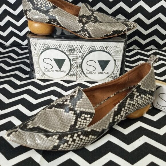 JEFFREY CAMPBELL viona faux snakeskin slide slip on loafer shoes sz 7.5 - Picture 1 of 7